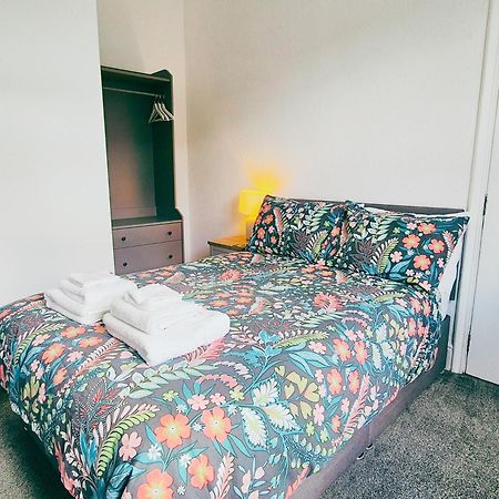 Cozy Room In Modern House Near 诺丁汉 外观 照片