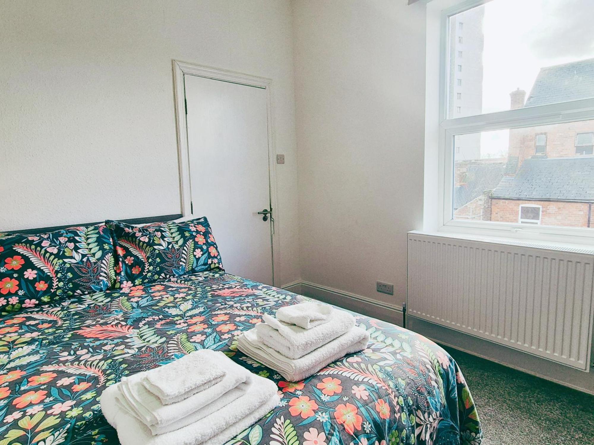 Cozy Room In Modern House Near 诺丁汉 外观 照片